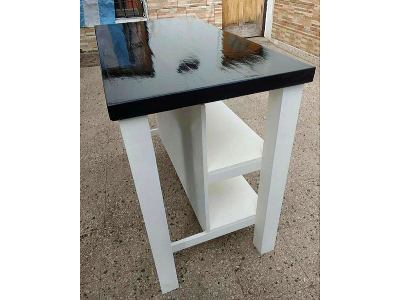 Escritorio en Negro Altura 0,90 Argentina