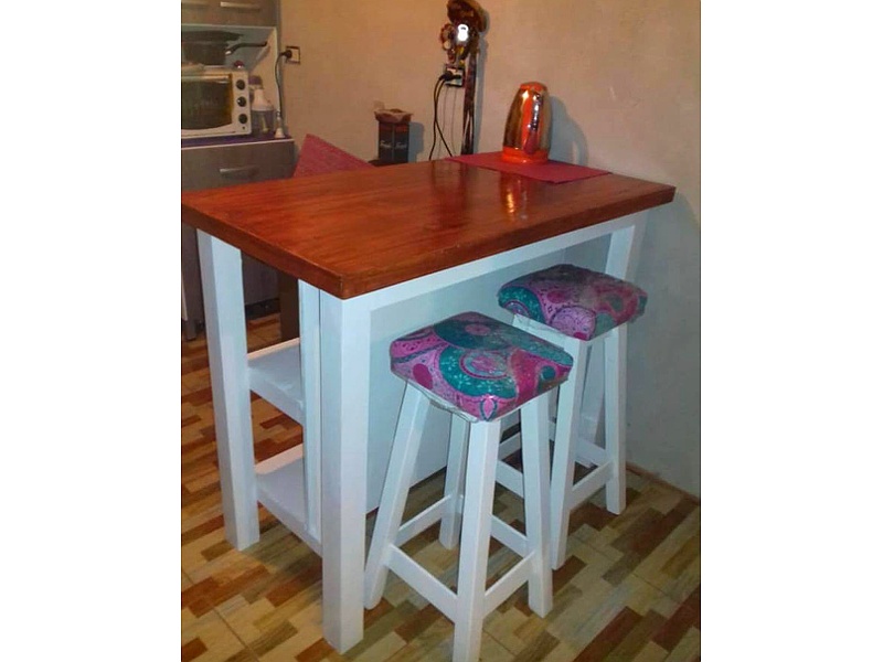 Isla de 1,25 con Taburetes de 0,75 Argentina