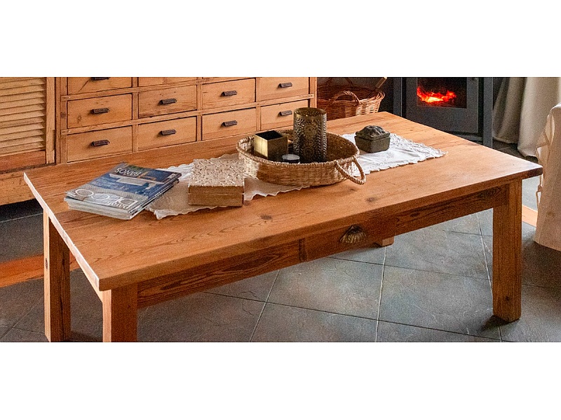 Mesa de sala estilo rustica Argentina